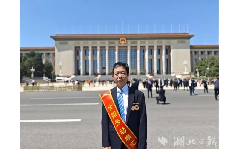 全国劳模卢志军：为国守粮绽放人生光彩